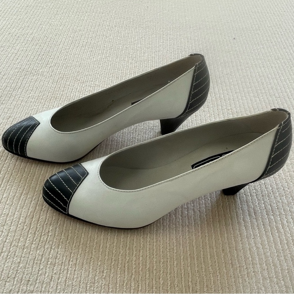 MONTBUI Black And White Pump Heel Shoes size 6.5 US or 37EU - Picture 3 of 10
